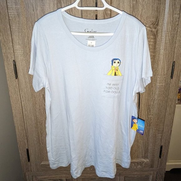 NEW Coraline Doll Pocket Women's T-Shirt BoxLunch Exclusive Plus Size Tee Top - Picture 4 of 4